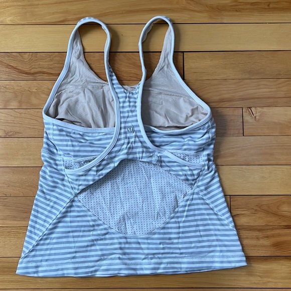 Lululemon tank - Picture 2 of 3